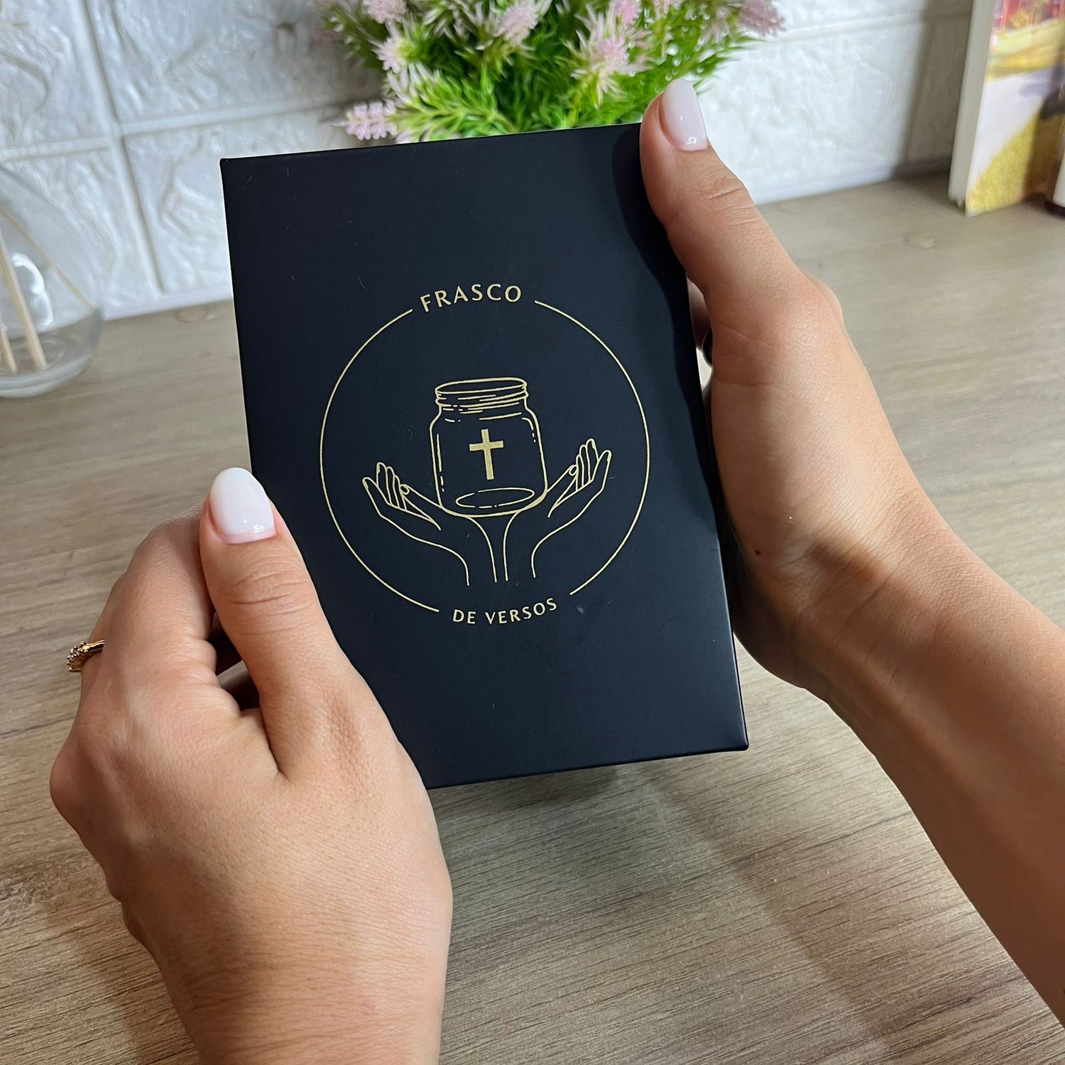 Frascos con versículos biblicos